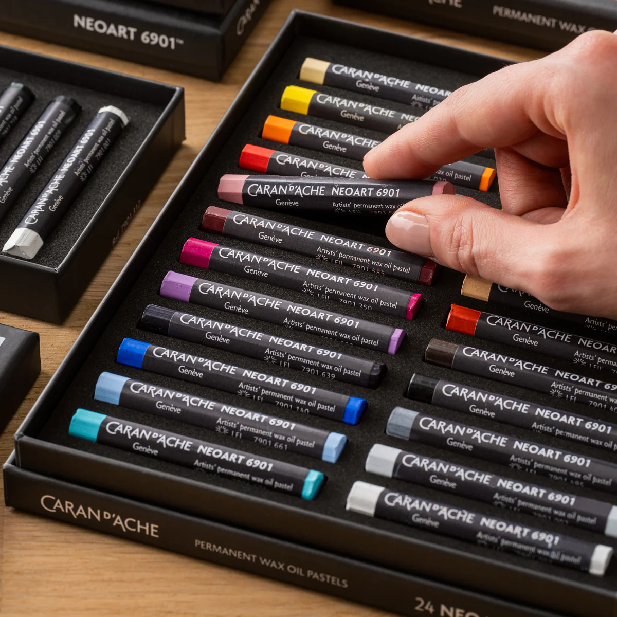 Caran d'Ache Neoart 6901 - Set of 24 - Image 3