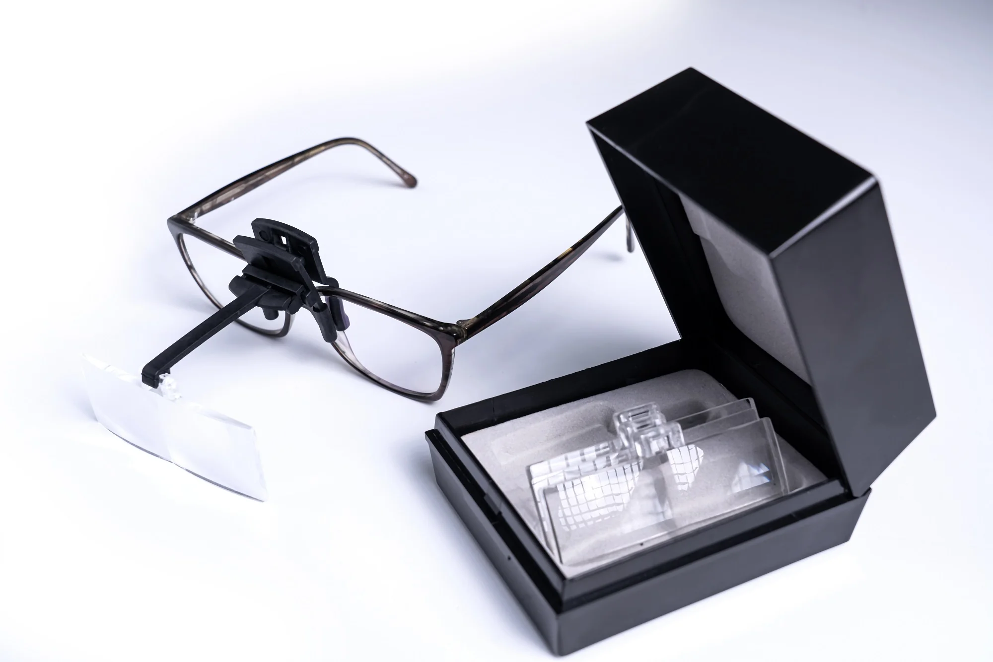 Daylight StarMag Clip-on Spectacle Magnifiers - Image 3