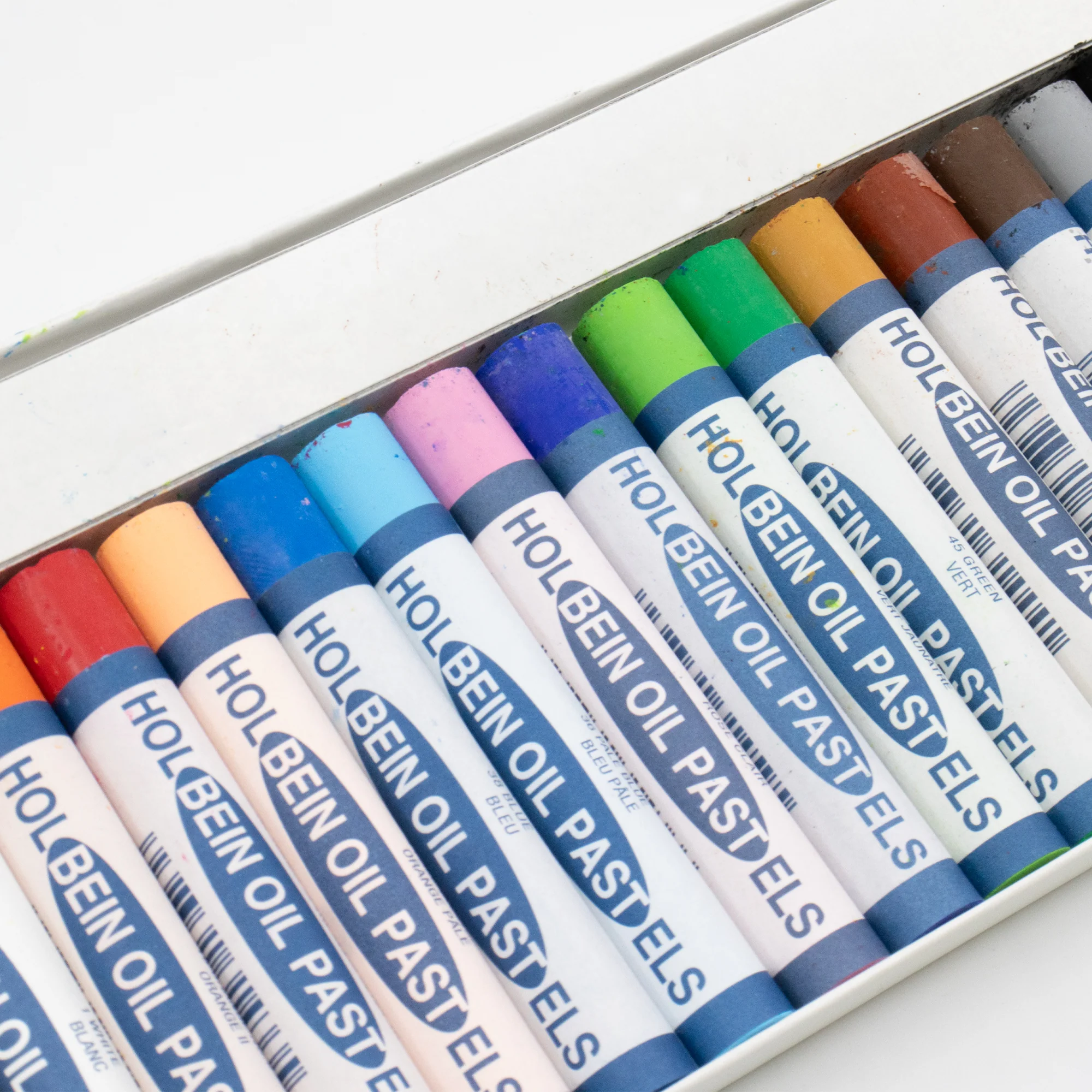 Holbein Academic Oil Pastel Set of 16 - Image 3