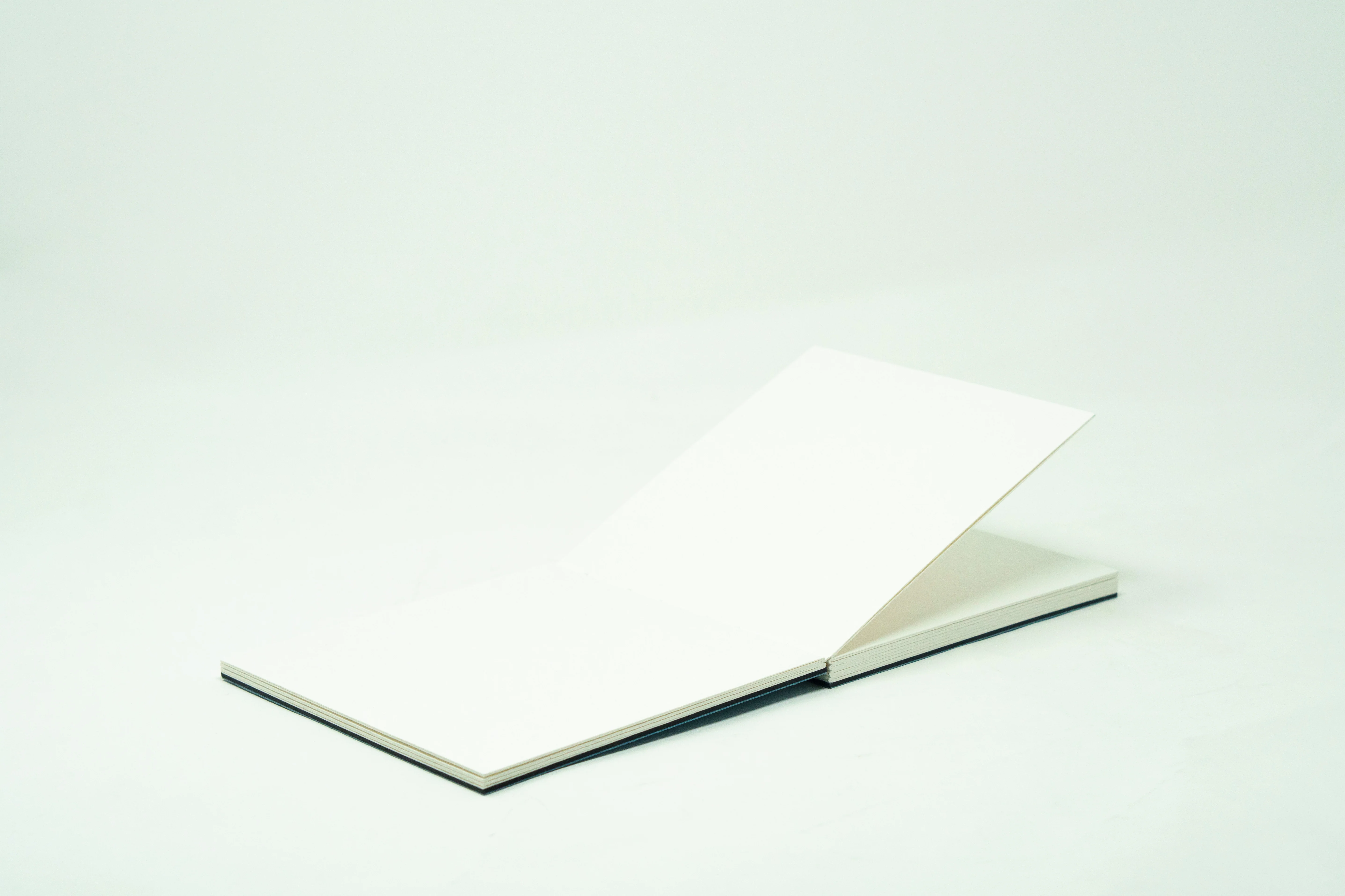 SM•LT Layflat Watercolor Sketch Album – 5.5" x 5.5" - Image 4